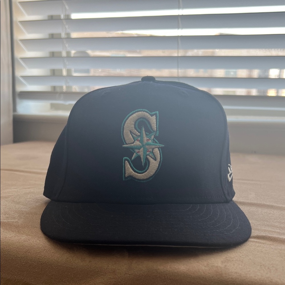 Seattle Mariners New Era Black and Teal Logo Hat